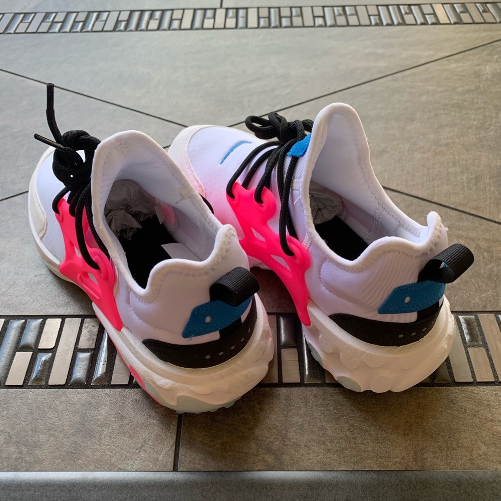 nike react presto (gs) • BRAND NEW • NEVER WORN - Picture 12 of 15